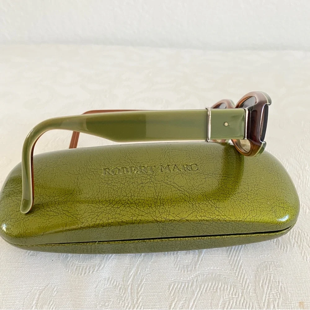 Robert Marc Nyc glass no